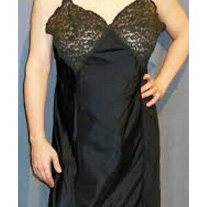 1950’s BARBIZON Bryn Fit Tafredda Chemise Slip + Lace Bodice